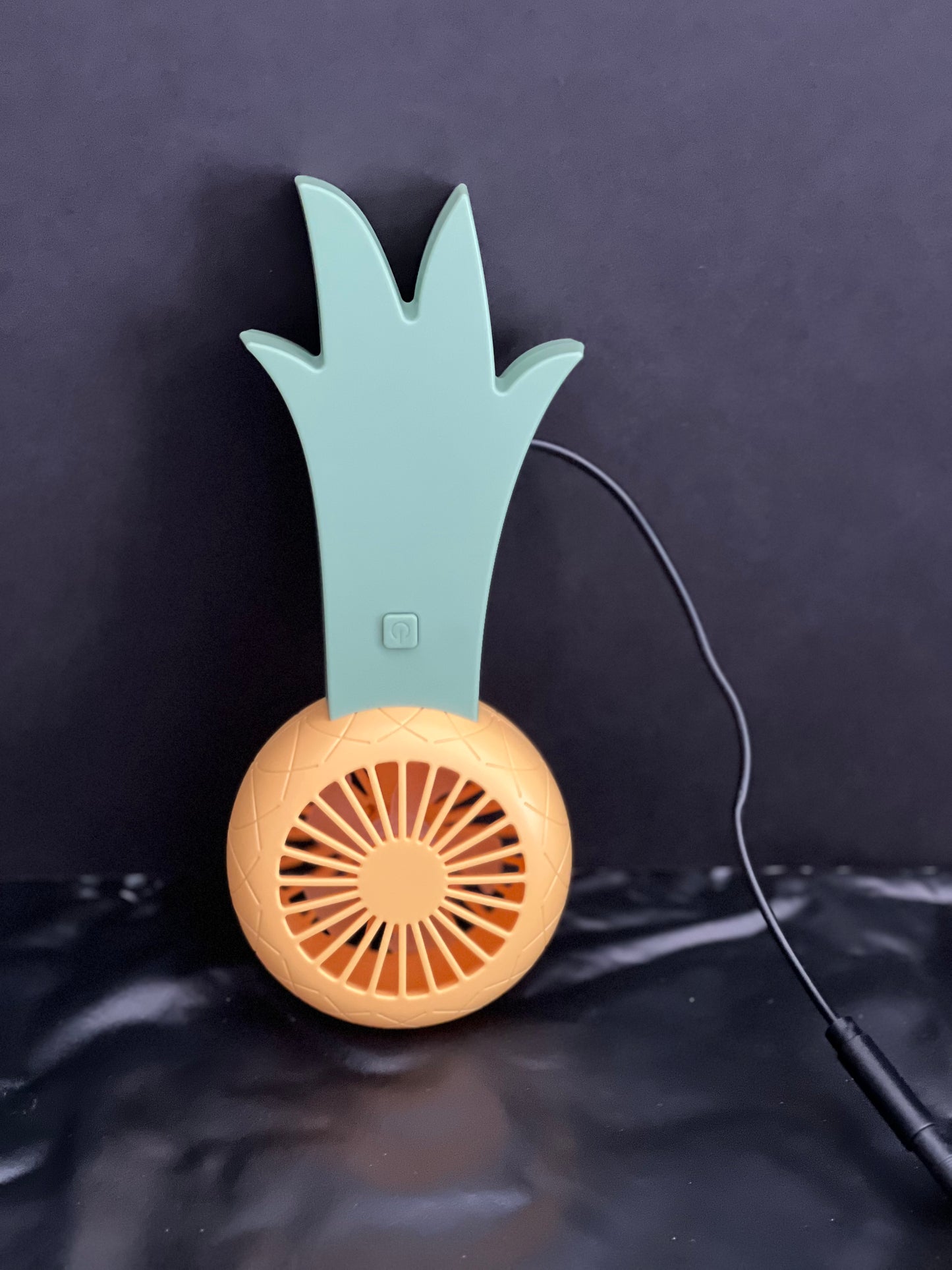 Small handheld fan